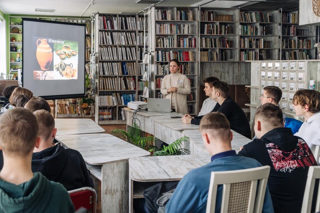 «Ремёсла Беларуси»: занятие в отделе литературы по искусству